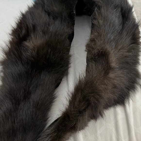 Vintage Dark Brown Fluffy Genuine Real Fur Stole Wrap Neck Scarf Warmer - Picture 2 of 2